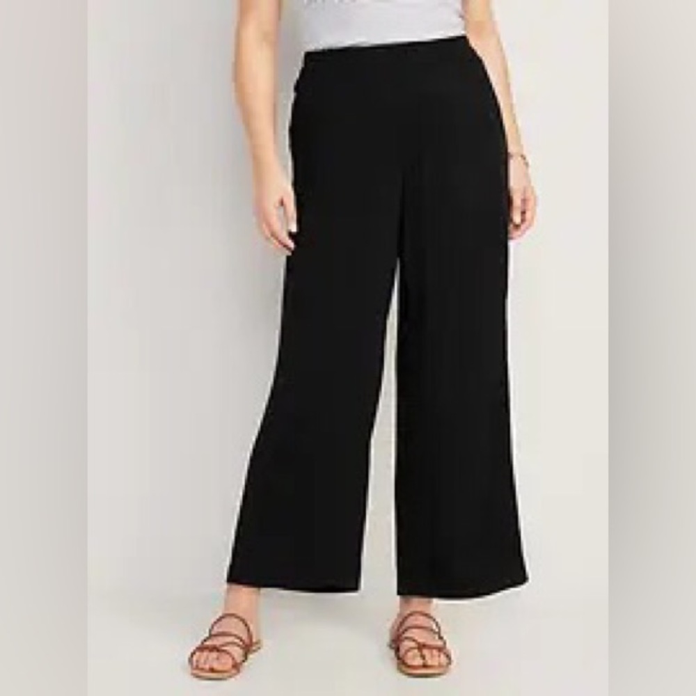 Old Navy Black High Waisted Playa Soft Spun Cropped Pants